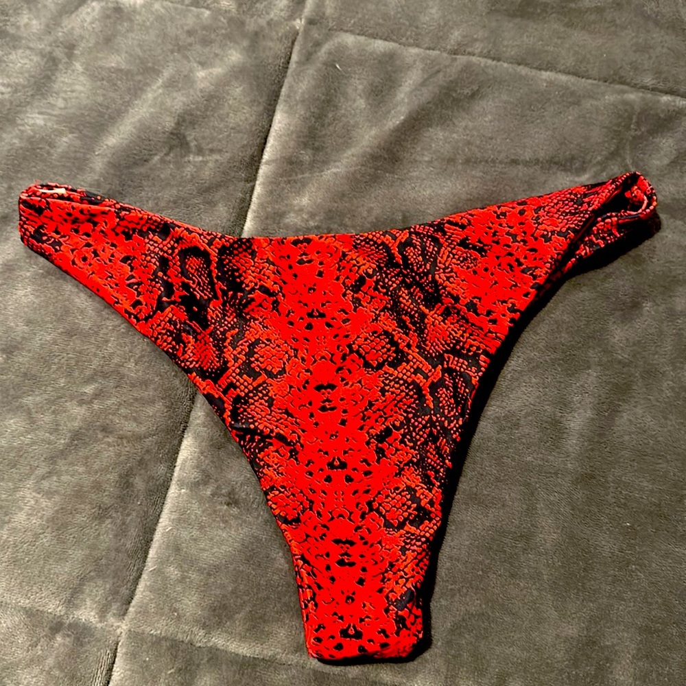 Red/Black bikini bottoms
